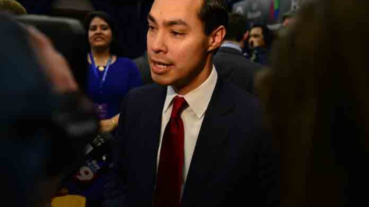 Rep Joaquin Castro Under Fire For Tweeting Top Texas Trump Donors Names Upolitics