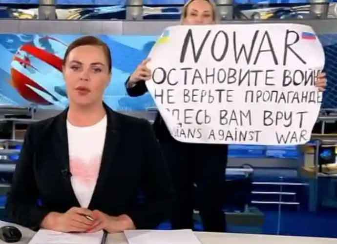 Marina Ovsyannikova, Who Held Up ‘No War’ Poster On Russian TV, Found Guilty Of ‘Discrediting Army’