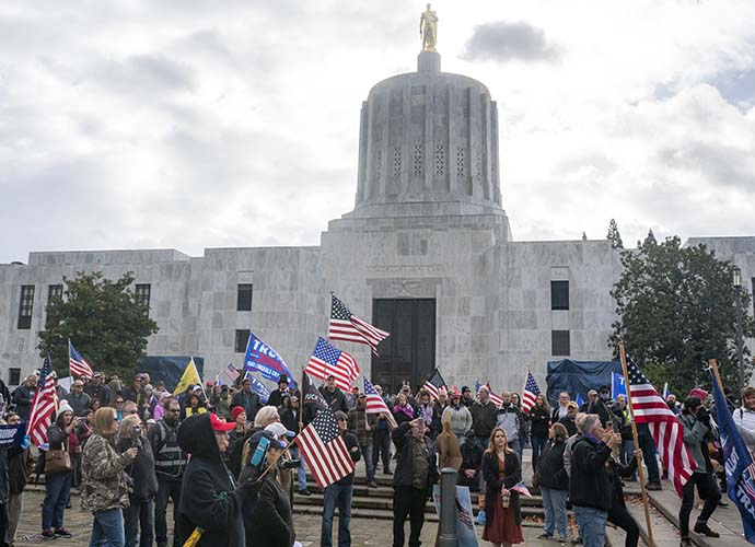 Oregon State Senate Walkout Continues, 6 Additional Republicans Barred From Running For Re-Election