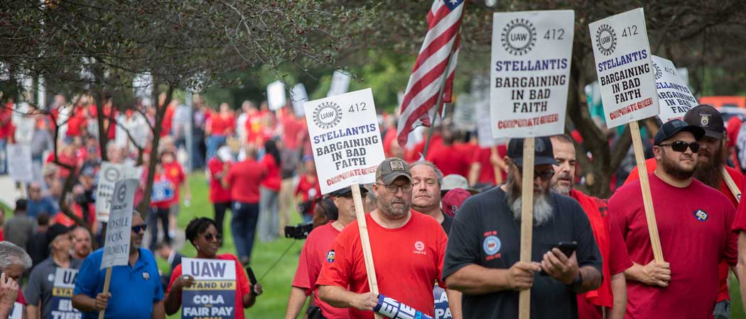 United Auto Workers Expand Strike Against G.M. & Stellantis