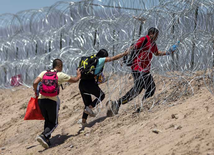 Texas Continues To Put Up Razor Wire At The U.S.-Mexico Border Even After Supreme Court Ruling