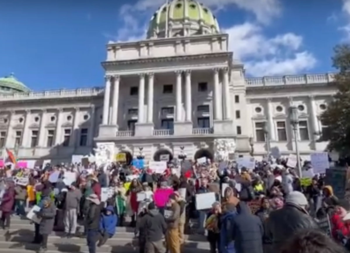 VIDEO: Anti-Trump Protesters Outside Pennsylvania State Capitol On Presidents Day Chant ‘No Kings’