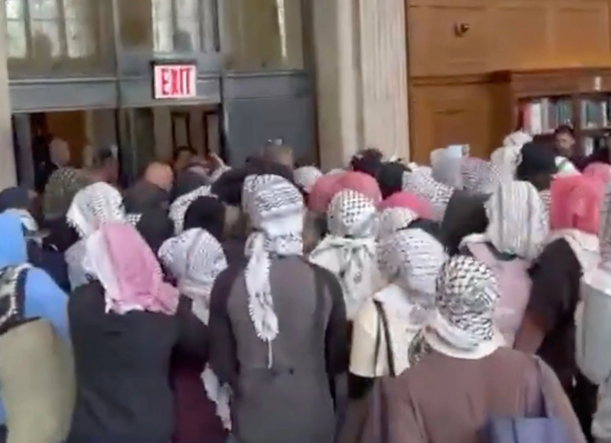 VIDEO: Pro-Palestine Protesters Face Off With Public Safety Officers At Columbia University
